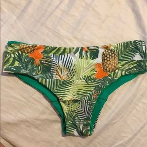 San Lorenzo cheeky bottoms